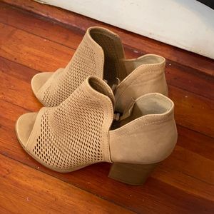 Tan heels